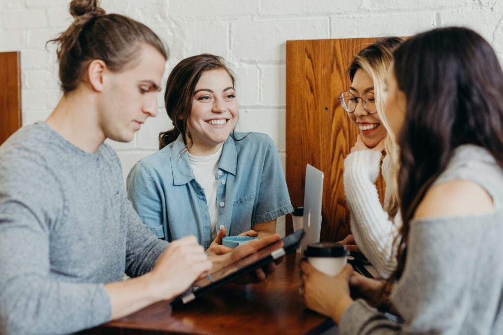 When it comes to starting or growing a business, having a strong network of like-minded people is essential. So how do you go about finding them? Here are six tips to get you started.